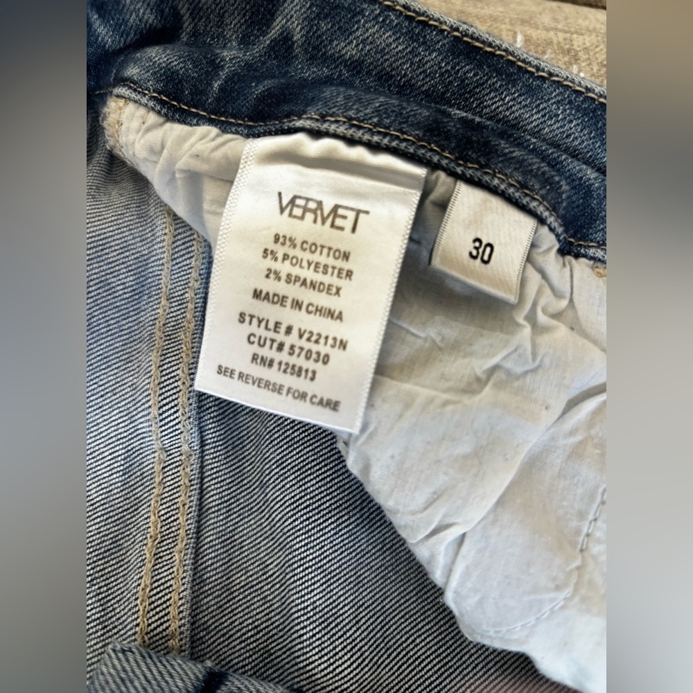 Vervet Women’s Straight Leg Jeans Light/Medium Wash - Picture 6 of 9